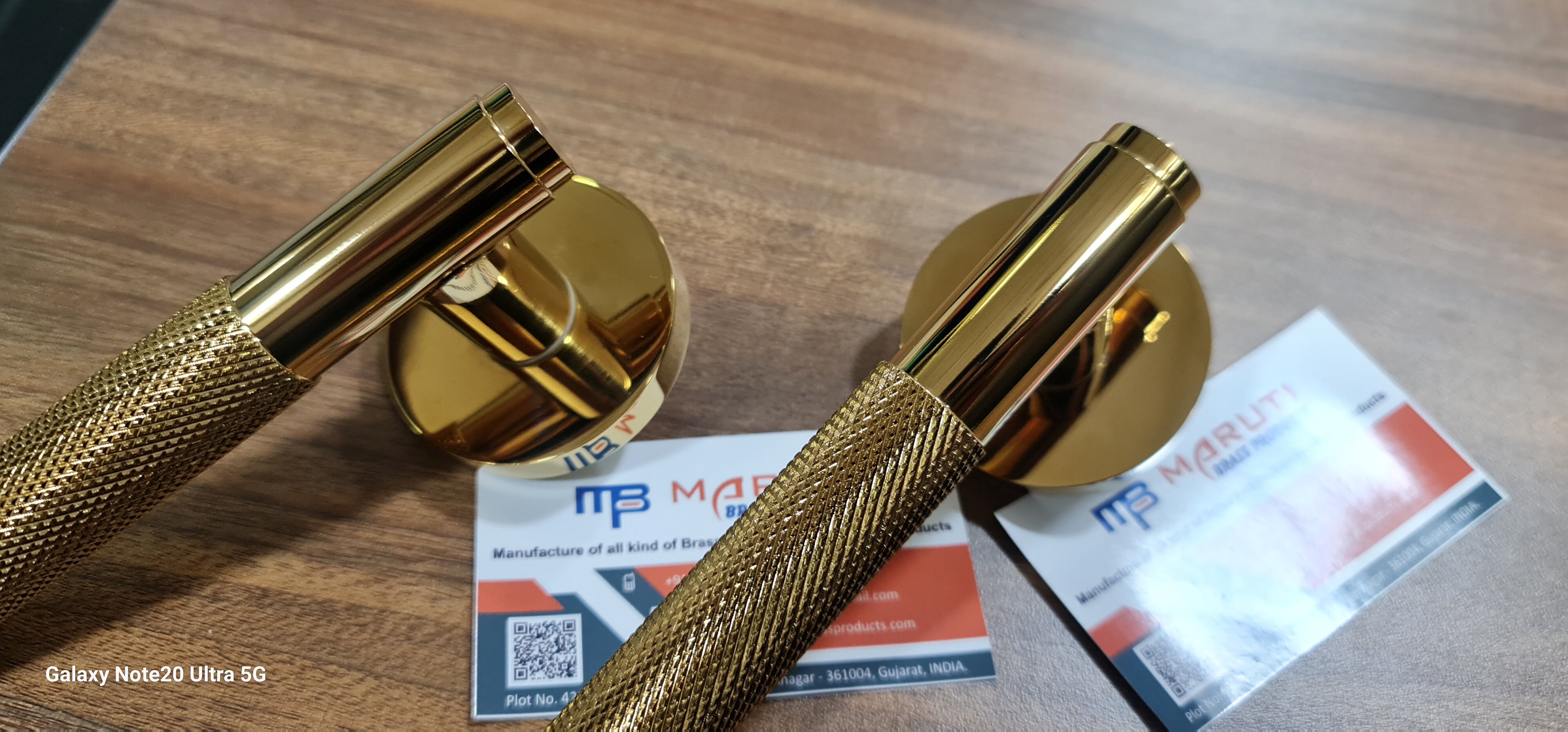 brass handles  image