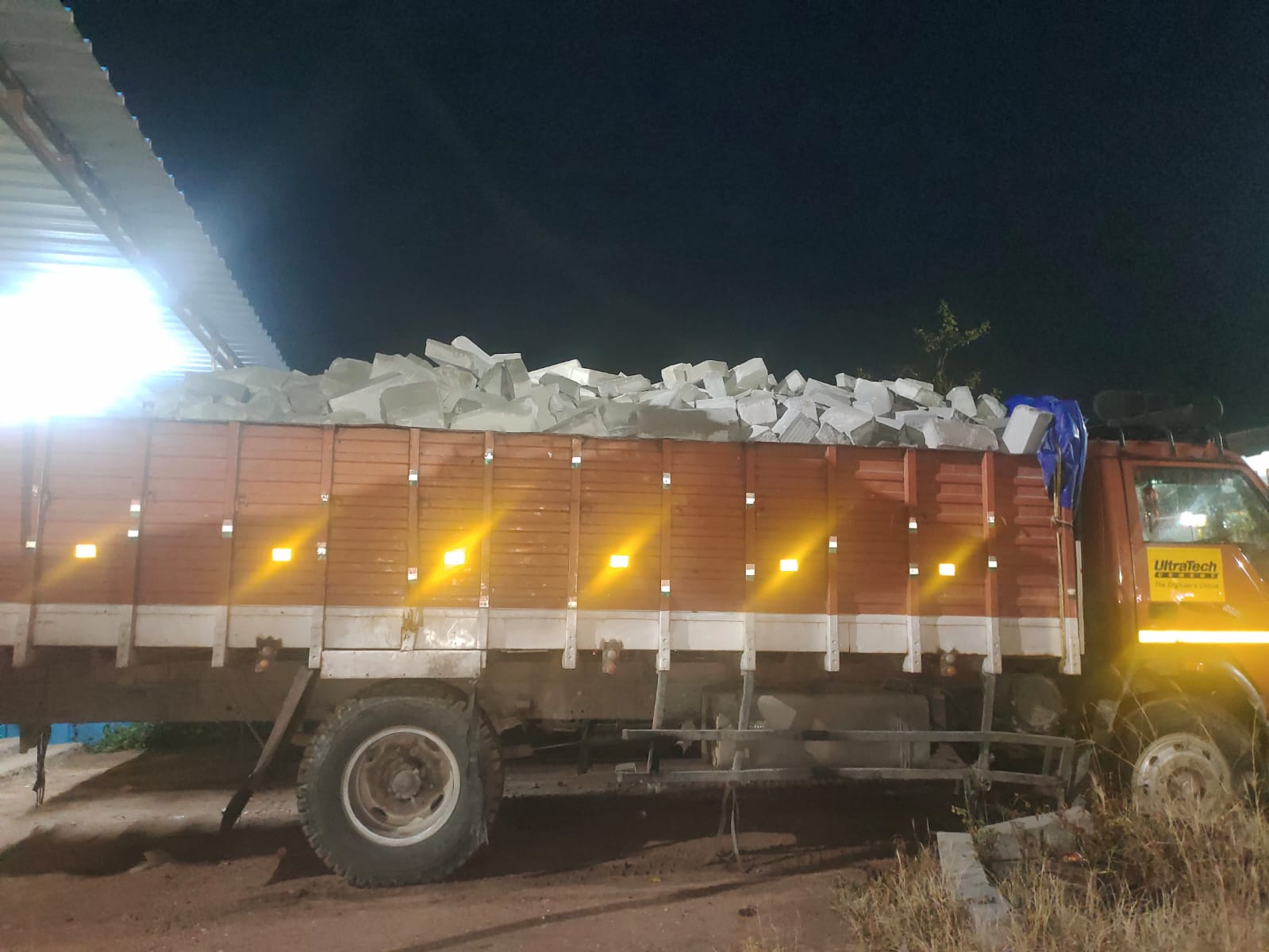 aac blocks scrap mukka tukda light weight bricks cement bricks aac brokerages broken filler ultratech xtralite bricks damage price ton near me dealers suppliers stockiest distributors in hyderabad secunderabad Telangana India contact number 9133413785 image