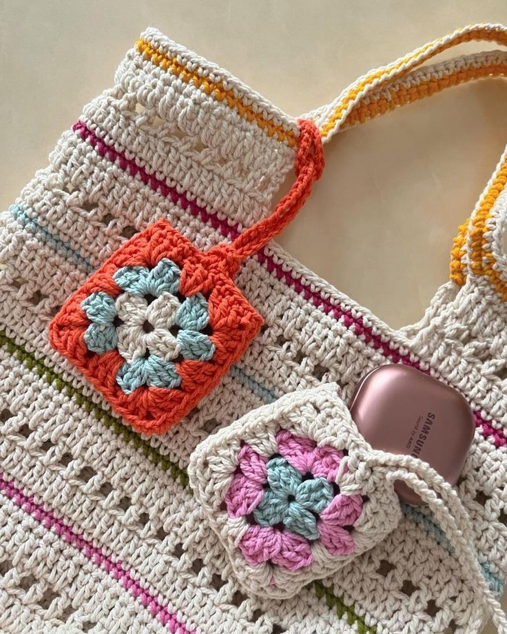 Crochet Woollen Airpod Case Pouch image