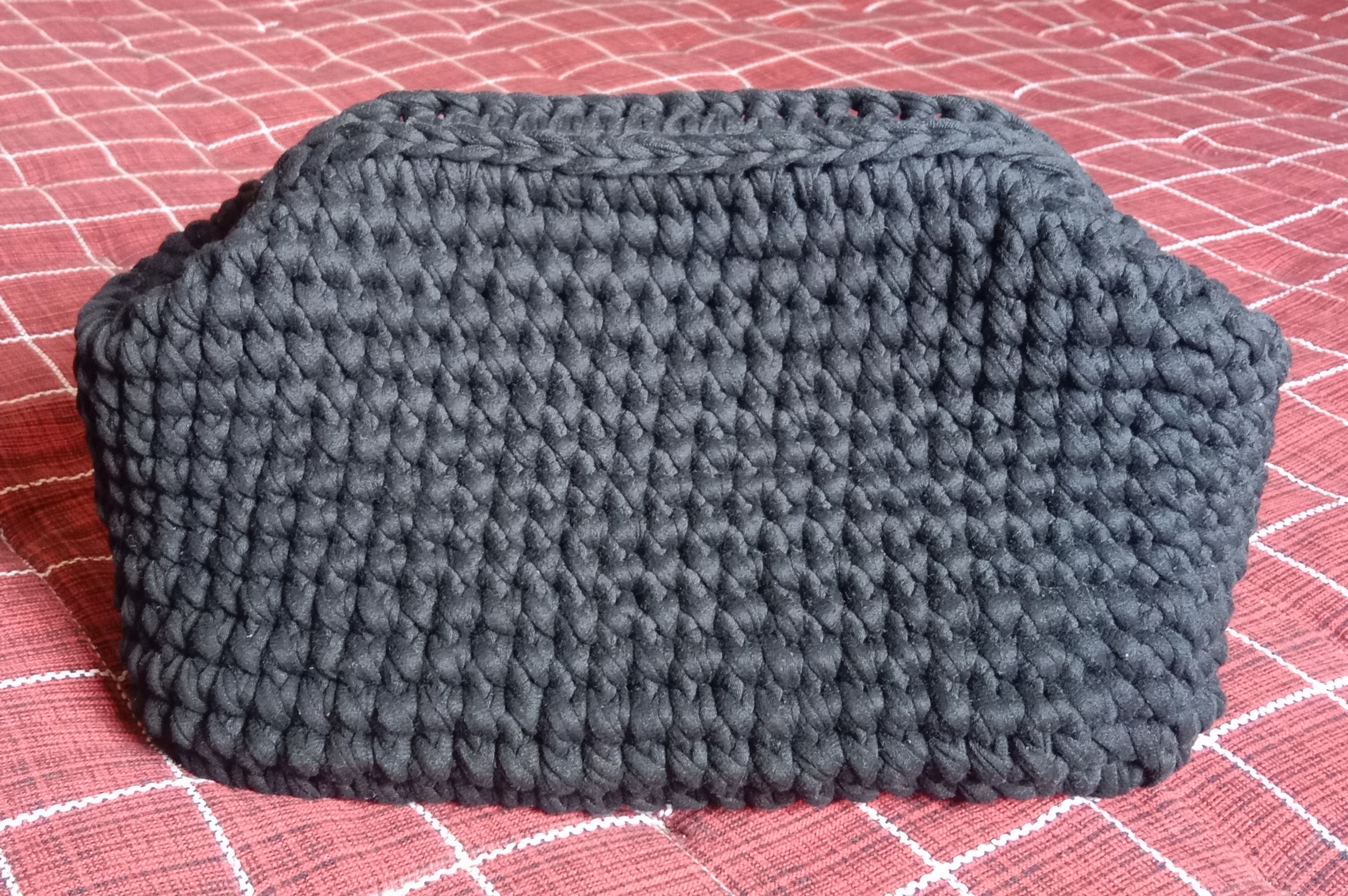 Crochet T-Shirt Yarn Dumpling Clutch Bag image