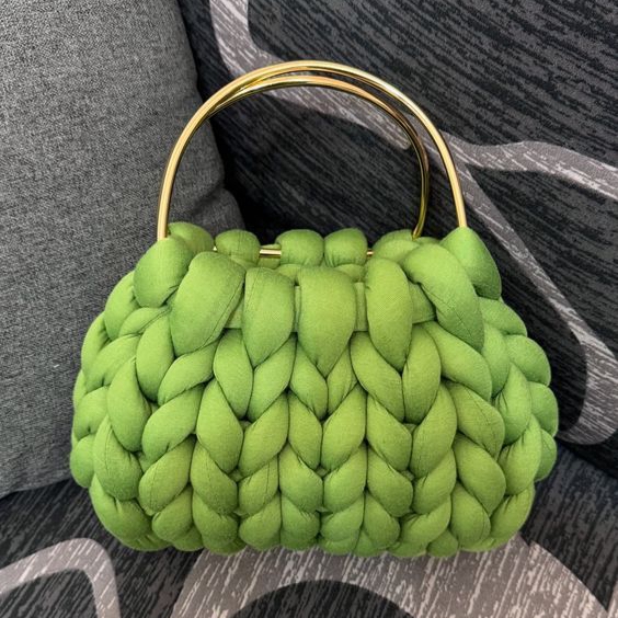 Jumbo Finger Knit Yarn Handbag image