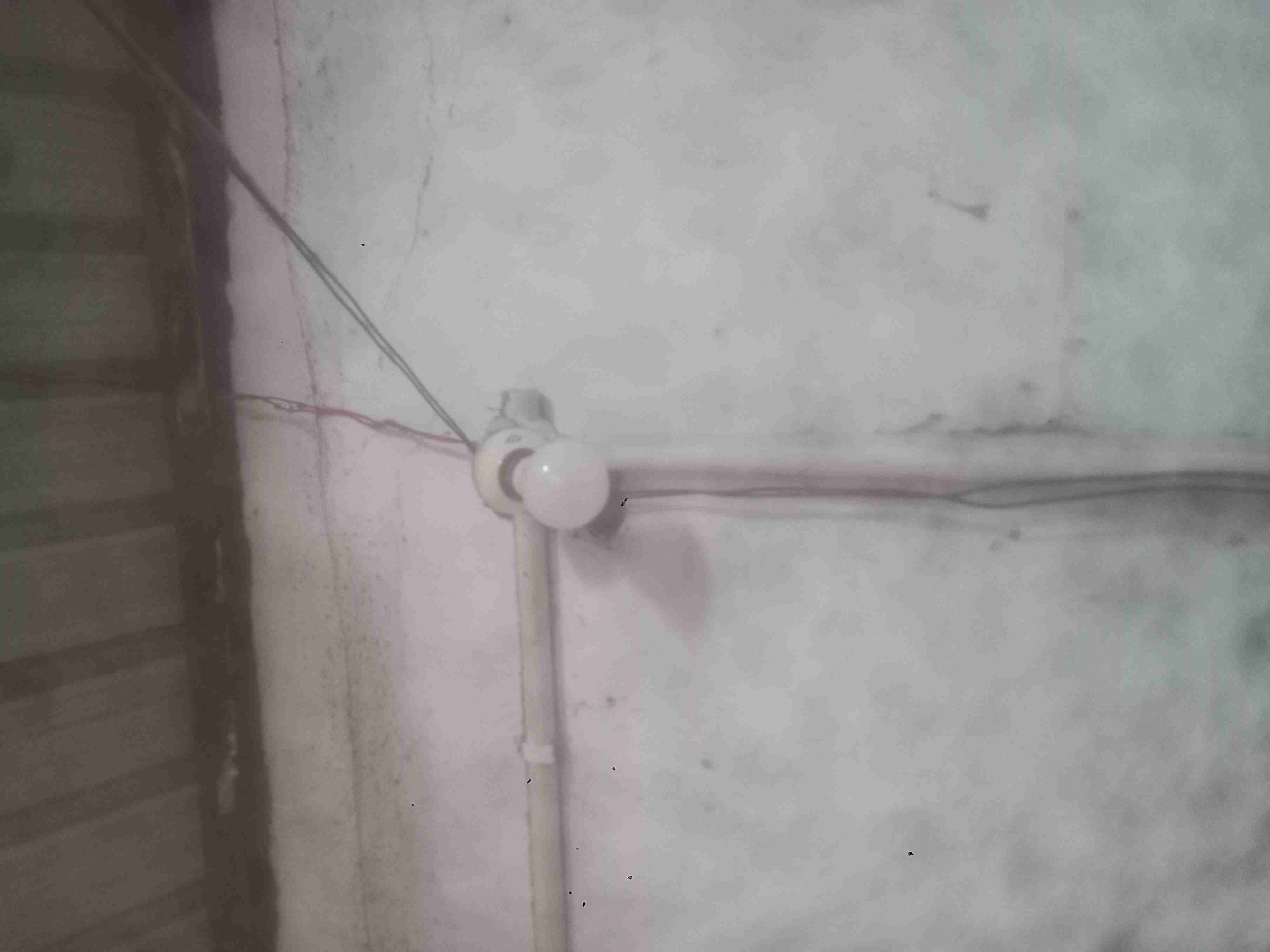 Crompton 9  watts bulb