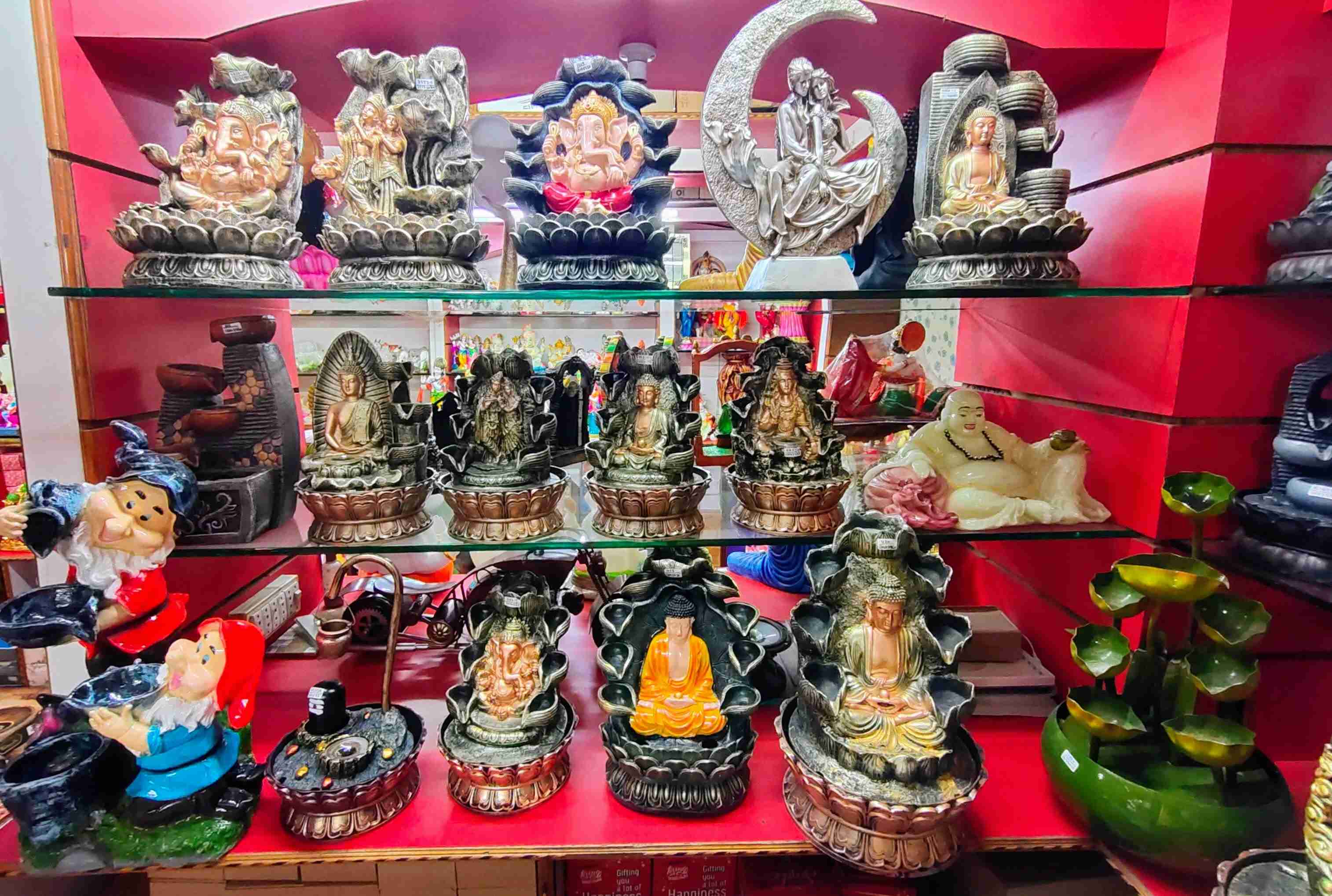 Ganeshji idols, Radha Krishna idols, Buddha Idols, Lakshmi Idols, Photo Frame, Wall Clock, Water Foundation, Horse Idols, Monks, Laughing Budhha Idols, Balaji Idols, table clocks, Metal Items and Antique items