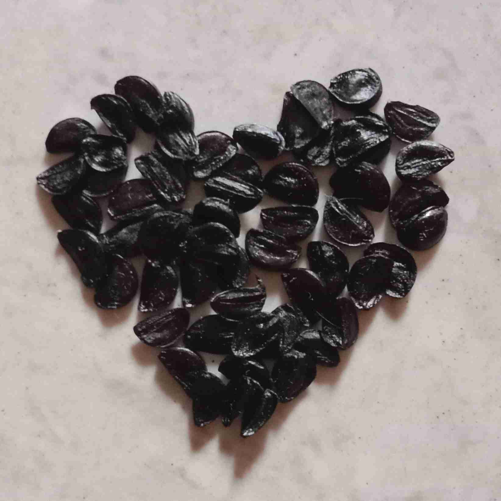 Yellow Rain Lily Seeds (10 Pcs)