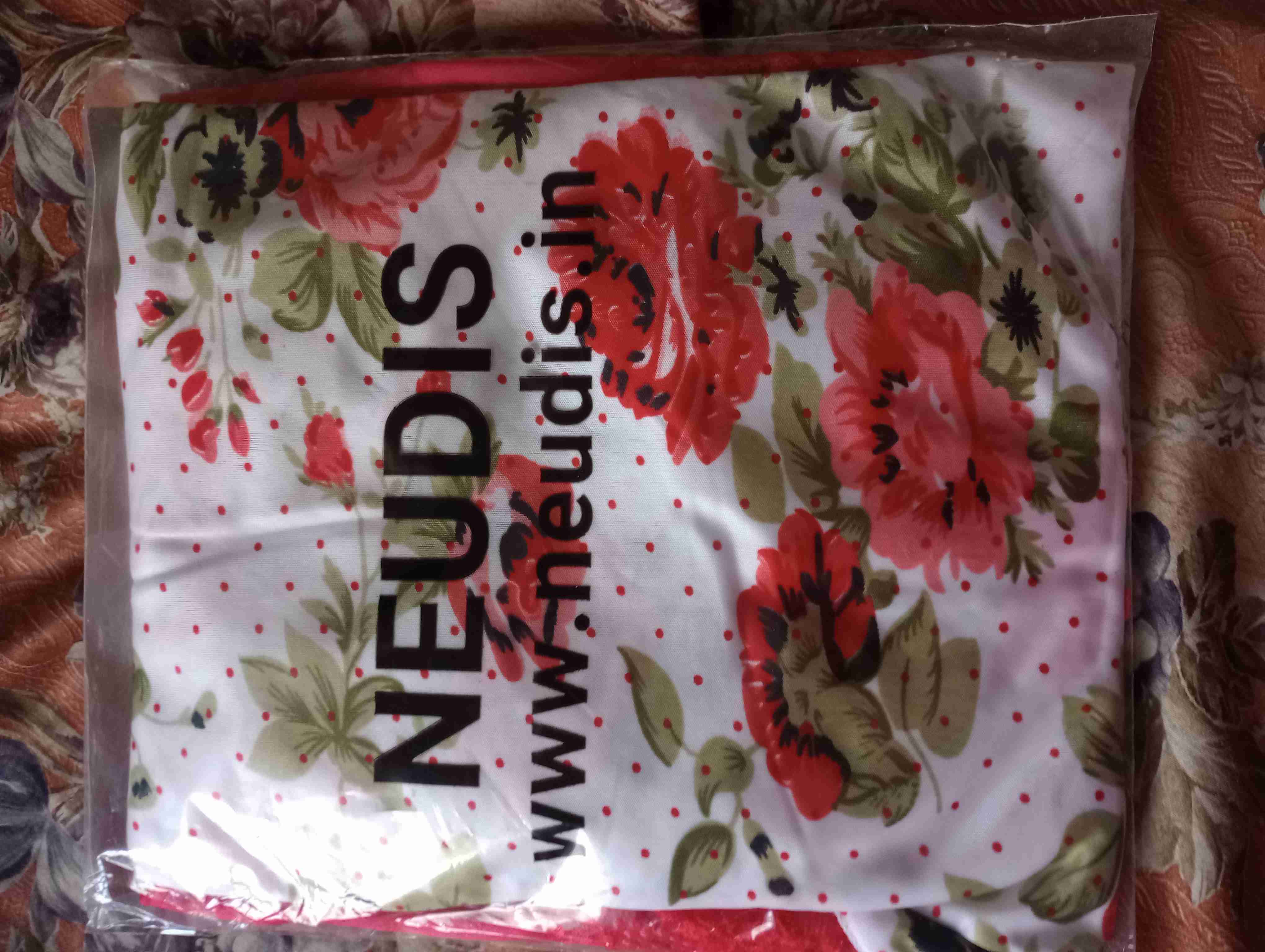 Girls women tshirt  image