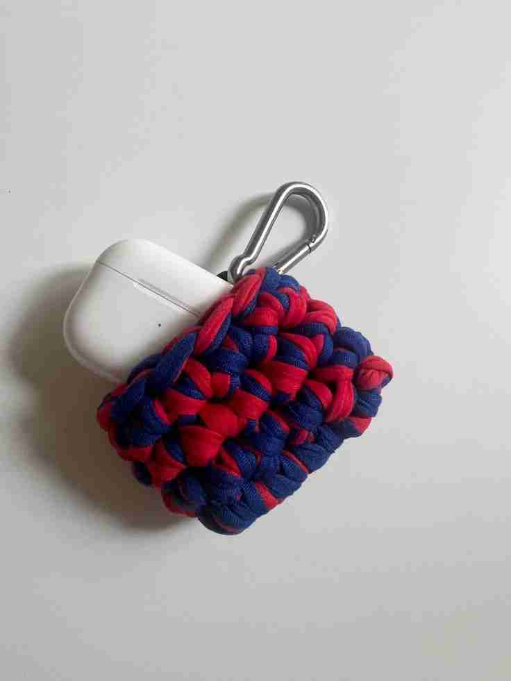 T-Shirt Yarn Airpod Case image