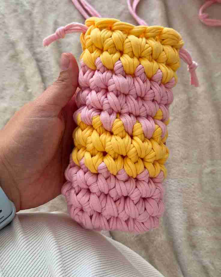 Crochet T-Shirt Yarn Specs /Sunglass Pouch